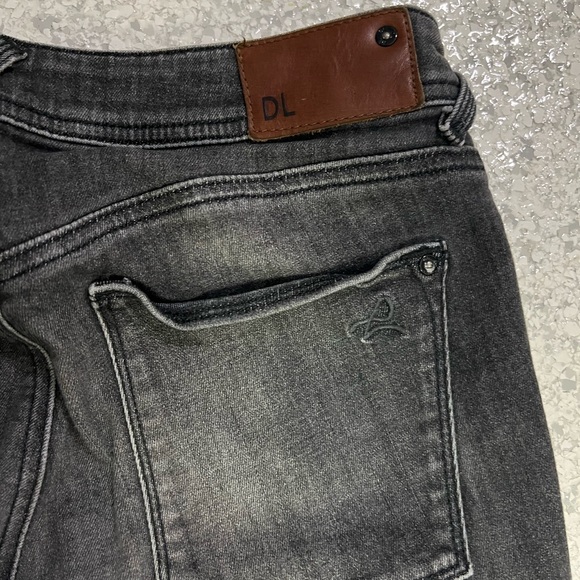 DL1961 “Nicky” Mid-Rise Cigarette Montpelier Jeans - Picture 3 of 3